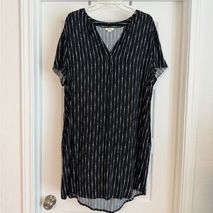 a.n.a Black and White Striped V-Neck Tunic Top